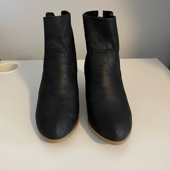 Brand New Report Heeled Black Booties - Picture 3 of 7